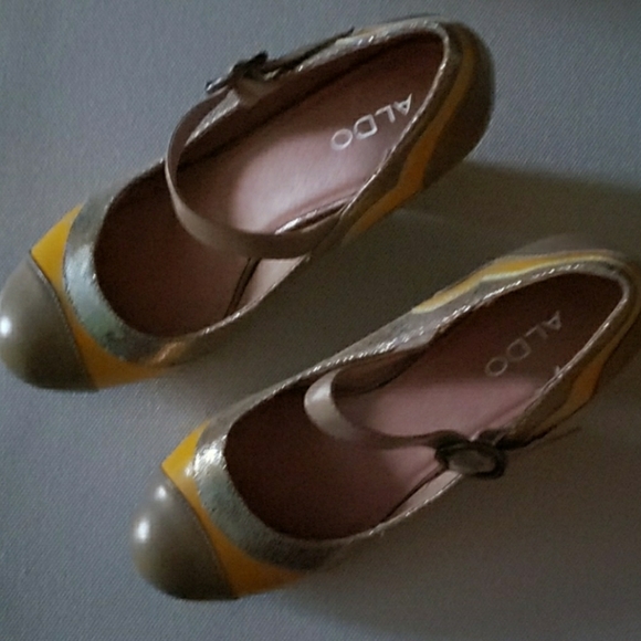 Woman's shoes - Picture 4 of 4